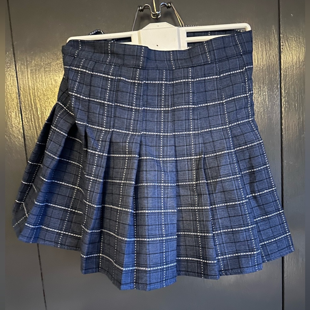 Girls 10 Blue Plaid Pleated Skirt - Picture 3 of 5